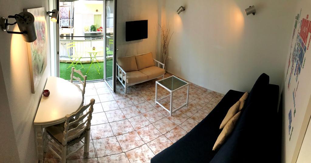 100M From The Beach Cosy Apartment Лутраки Екстериор снимка